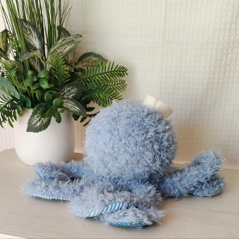 Bunnies by the Bay, Ocho the Blue Octopus 6